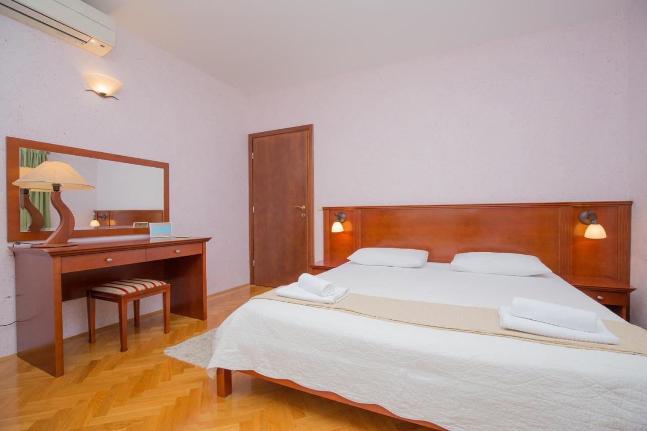 Apartment Plava Laguna Primosten Bagian luar foto