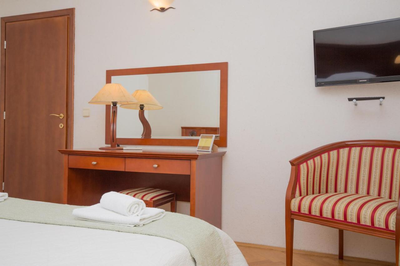 Apartment Plava Laguna Primosten Bagian luar foto