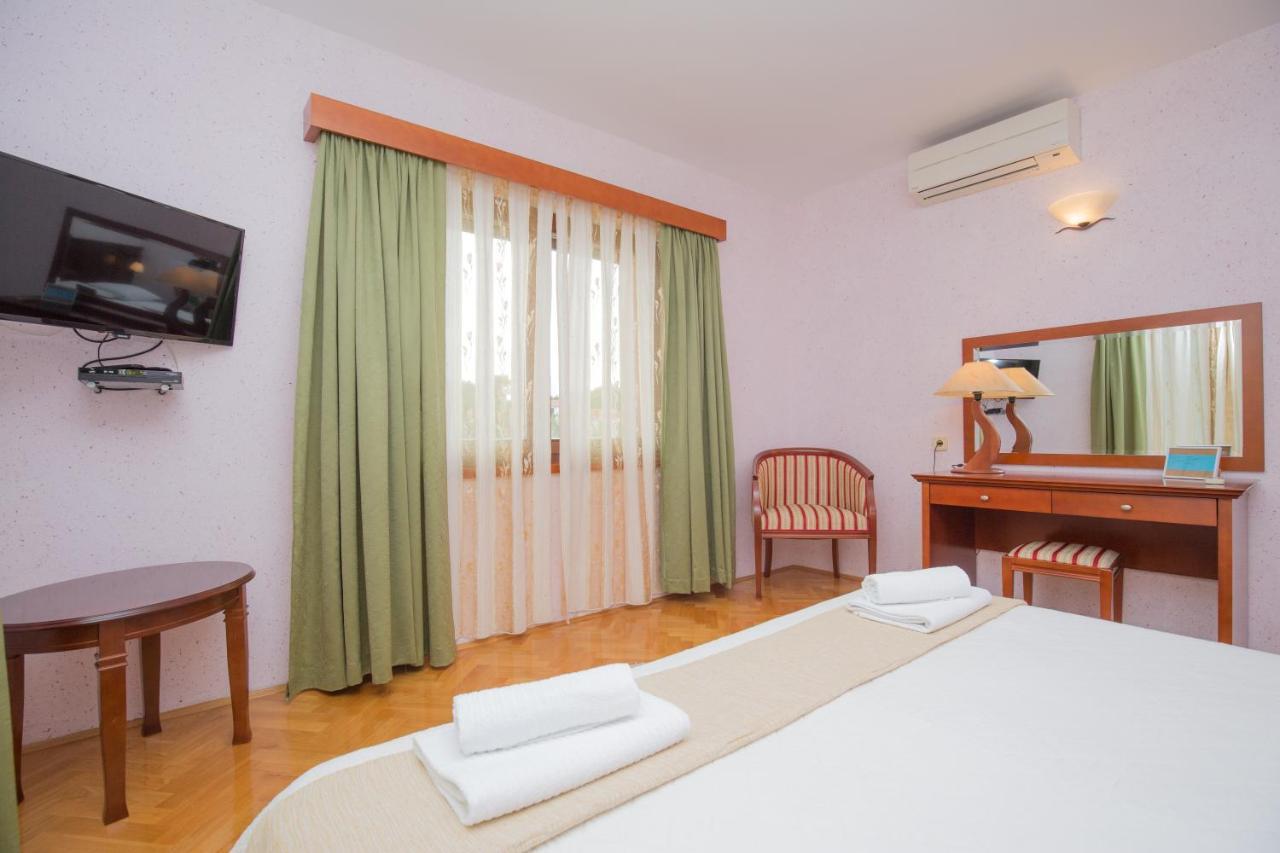 Apartment Plava Laguna Primosten Bagian luar foto
