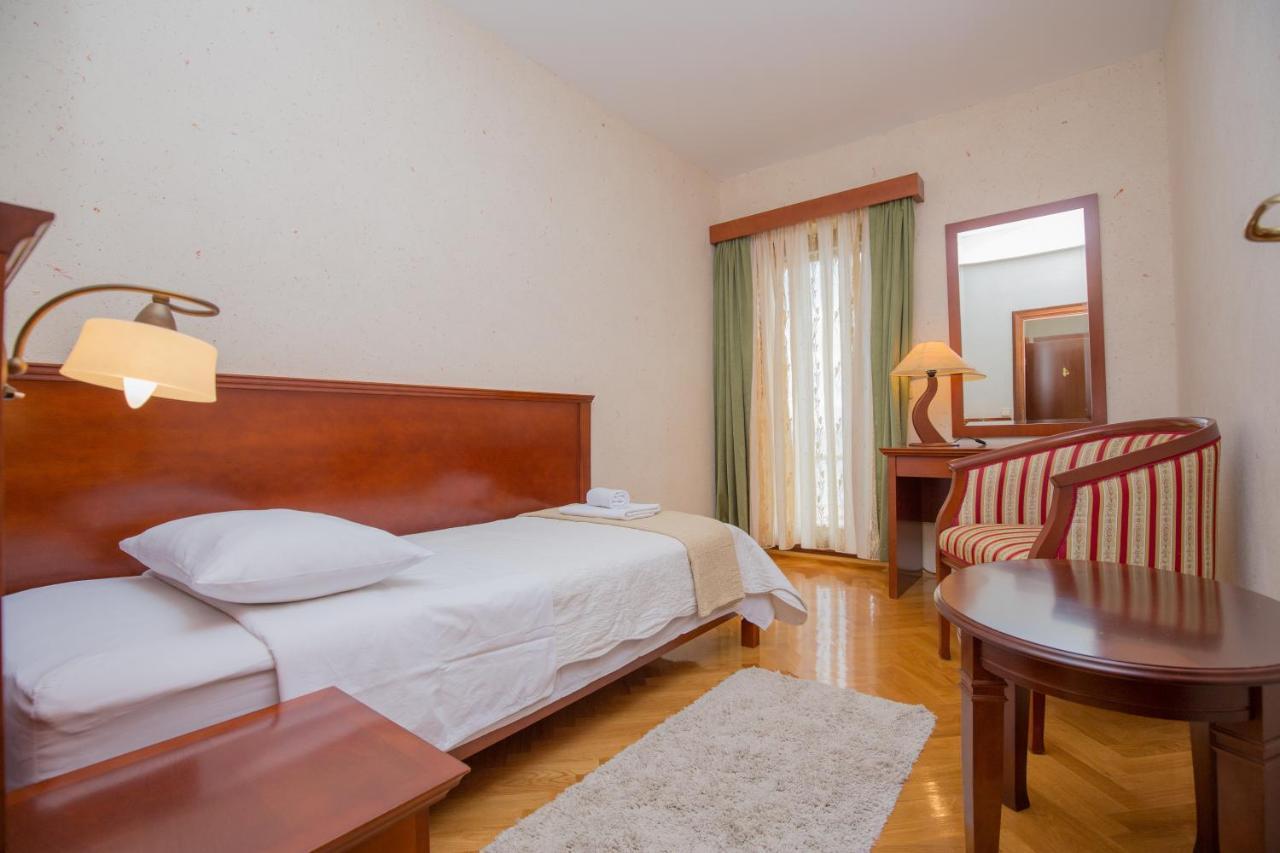 Apartment Plava Laguna Primosten Bagian luar foto