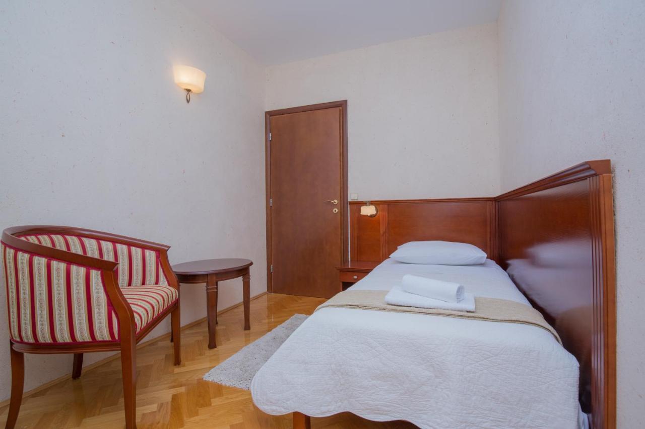 Apartment Plava Laguna Primosten Bagian luar foto